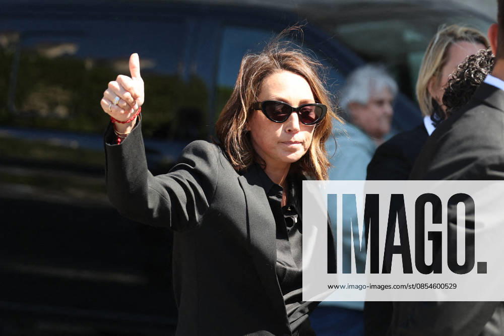 Laura Smet Exiting the funeral of Nathalie Baye at the Saint Sulpice church in Paris on April 23, 2026 Dominique Jacovides Coadic Guirec Bestimage Exiting the funeral of Nathalie Baye at the Saint Sulpice church in Paris on April 23, 2026 Paris France