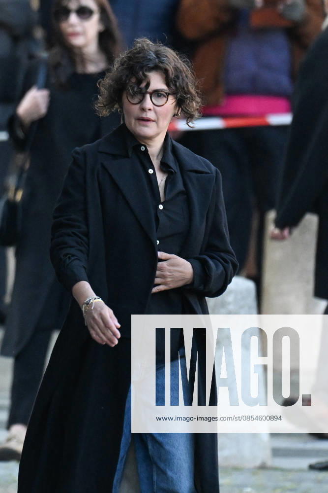 Nathalie Baye Funeral - Paris Audrey Tautou attending the funeral of French actress Nathalie Baye at Saint Sulpice Church, in Paris, France on April 24, 2026. Photo by Lionel Urman ABACAPRESS.COM Paris Ile-de-France France