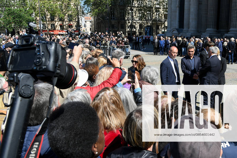 Laura Smet Thanks Public at Nathalie Baye s Funeral - Paris Laura Smet thanks public after Nathalie Baye s funeral at Saint Sulpice Church, in Paris, France on April 24, 2026. Photo by Lionel Urman ABACAPRESS.COM Paris Ile-de-France France