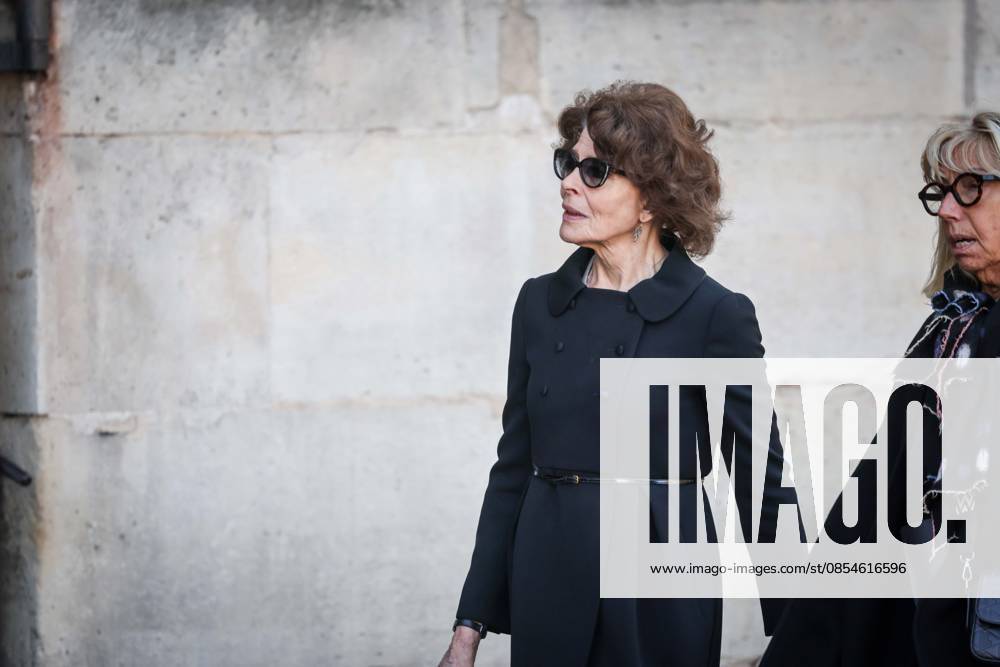 Paris, France le 24 avril 2026 - Obseques de l actrice Nathalie Baye en l Eglise St Sulpice - Funeral of actress Nathalie Baye in St Sulpice Church - Ici Fanny Ardant