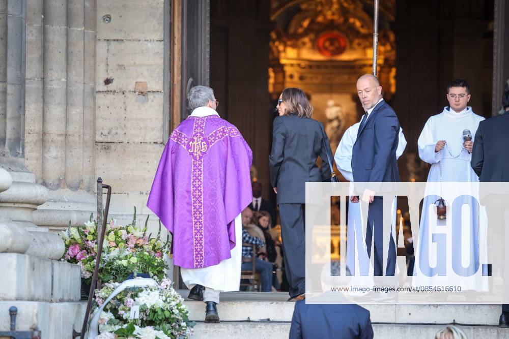 Paris, France le 24 avril 2026 - Obseques de l actrice Nathalie Baye en l Eglise St Sulpice - Funeral of actress Nathalie Baye in St Sulpice Church - Ici Laura Smet