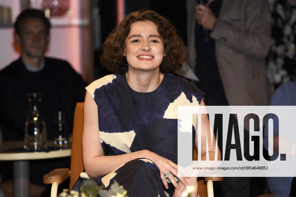 Anastasia Kobekina at the recording of the RB talk show 3nach9 at Radio Bremen Studio Bremen, 24 04 2026 Foto:xC.xNiehausx xFuturexImagex 3nach9_6410