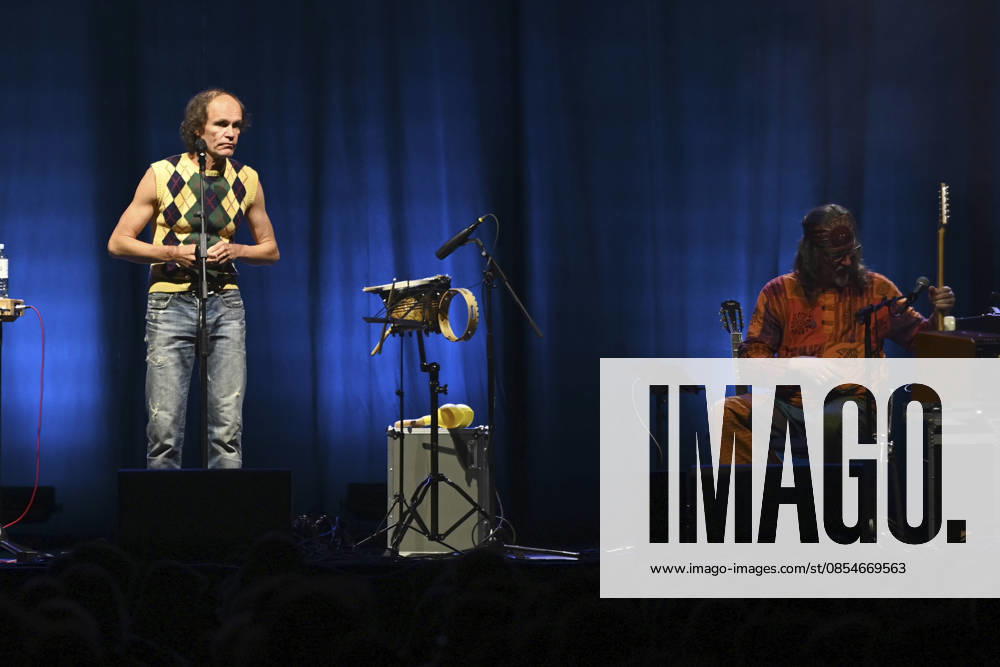 Olaf Schubert with his program Jetzt oder now live at the Swiss Life Hall Hannover, 24 04 2026 Foto:xR.xKeuntjex xFuturexImagex schubert_6401