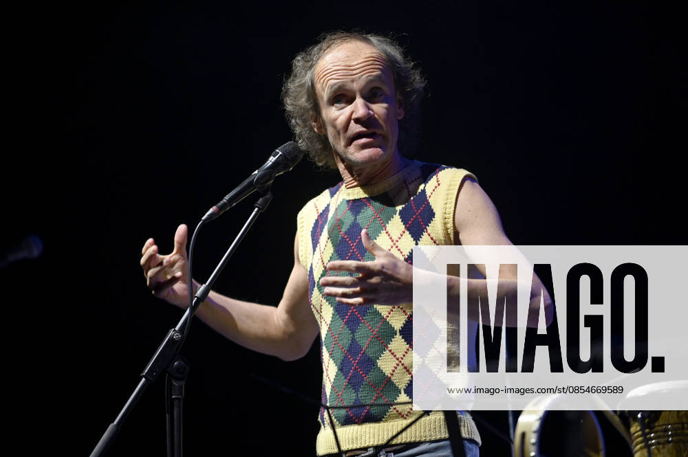 Olaf Schubert with his program Jetzt oder now live at the Swiss Life Hall Hannover, 24 04 2026 Foto:xR.xKeuntjex xFuturexImagex schubert_6404