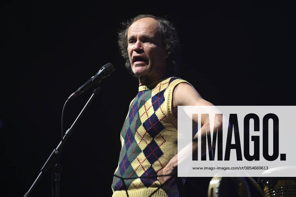 Olaf Schubert with his program Jetzt oder now live at the Swiss Life Hall Hannover, 24 04 2026 Foto:xR.xKeuntjex xFuturexImagex schubert_6416
