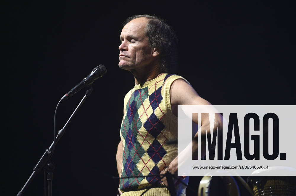 Olaf Schubert with his program Jetzt oder now live at the Swiss Life Hall Hannover, 24 04 2026 Foto:xR.xKeuntjex xFuturexImagex schubert_6417
