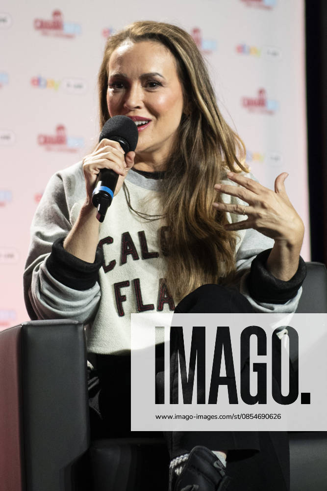 Alyssa Milano appears onstage during a fan panel at the Calgary Expo at the BMO Centre in Calgary, Alberta, Canada, April 26, 2026. Calgary CANADA - ZUMAr123 20260425_zap_r123_035