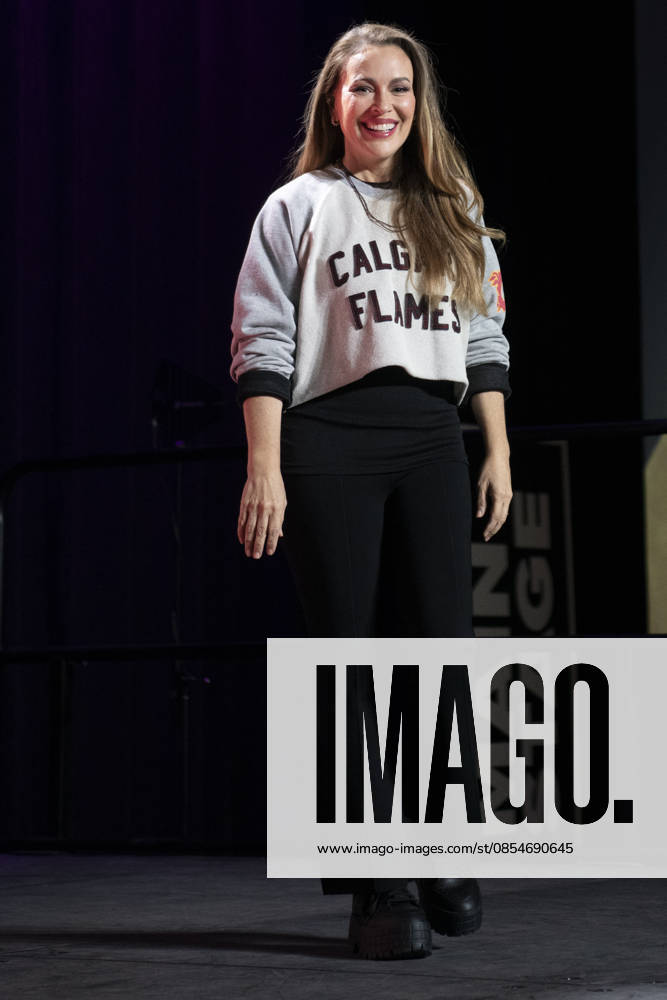 Alyssa Milano appears onstage during a fan panel at the Calgary Expo at the BMO Centre in Calgary, Alberta, Canada, April 26, 2026. Calgary CANADA - ZUMAr123 20260425_zap_r123_026