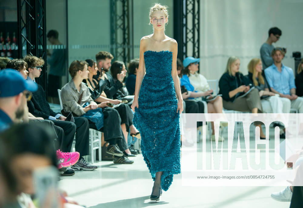 (260426) -- PRAGUE, April 26, 2026 -- A model presents a creation by Hana Valtova during the Mercedes-Benz Prague Fashion Week in Prague, the Czech Republic, April 25, 2026. The Mercedes-Benz Prague Fashion Week is held here from April 24 to 30 this year. (Photo by Xinhua) CZECH REPUBLIC-PRAGUE-MERCEDES-BENZ PRAGUE FASHION WEEK DanaxKesnerova