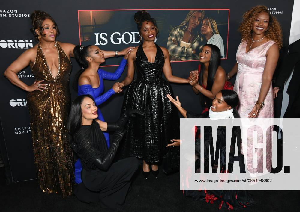 Vivica A. Fox, Tessa Thompson, Kara Young, Janelle Monae, Aleshea Harris, Mallori Johnson, Erika Alexander at arrivals for IS GOD IS Premiere, Brooklyn Academy of Music (BAM) Rose Cinema, New York, NY, April 27, 2026. Photo By: Quoin Pics Everett Collection IS GOD IS Premiere PUBLICATIONXNOTxINxCANxCHNxFRAxITAxJPNxNORxPOLxRUSxESPxUKxUSA