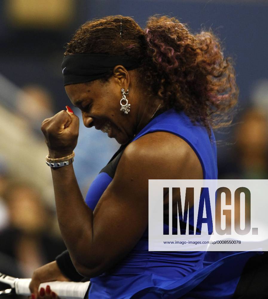 US Open 2011, USTA Billie Jean King National Tennis Center, Flushing Meadows, New York,ITF Grand Slam Tennis Tournament,Serena Williams(USA) jubelt nach ihrem Sieg,Jubel,Emotion, Einzelbild,Halbkörper,Hochformat