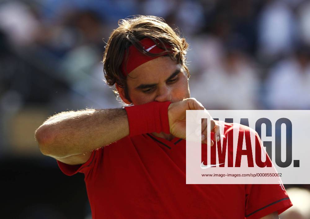 US Open 2011, USTA Billie Jean King National Tennis Center, Flushing Meadows, New York,ITF Grand Slam Tennis Tournament,Roger Federer(SUI) ist enttäuscht,Frust,Einzelbild,Portrait,Querformat
