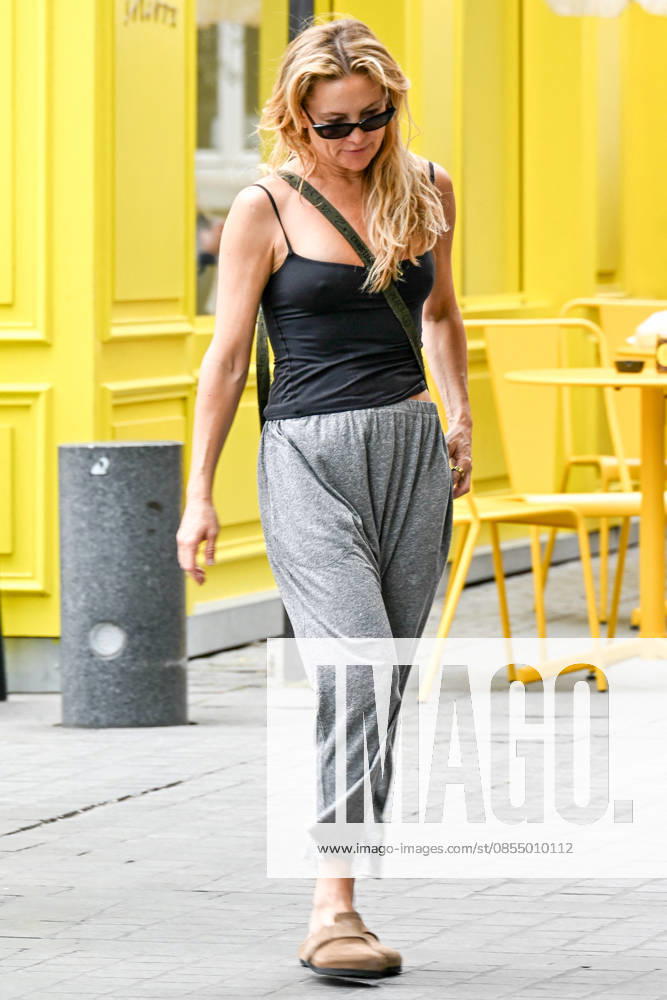Exclusive Kate Hudson strolls around Paris, France, in a casual outfit with friends on April 28, 2026 Bestimage Exclusive Kate Hudson strolls around Paris, France, in a casual outfit with friends on April 28, 2026 Paris France