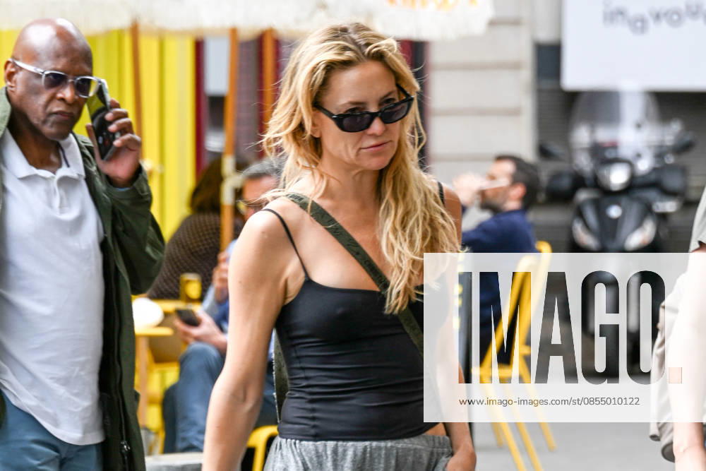 Exclusive Kate Hudson strolls around Paris, France, in a casual outfit with friends on April 28, 2026 Bestimage Exclusive Kate Hudson strolls around Paris, France, in a casual outfit with friends on April 28, 2026 Paris France