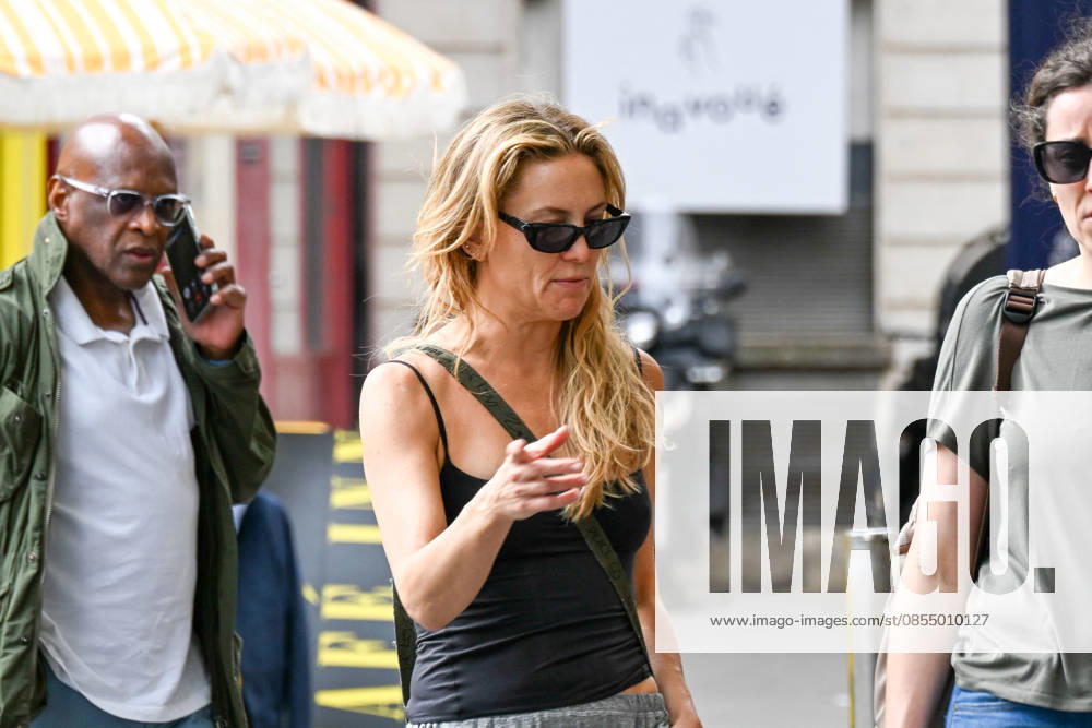Exclusive Kate Hudson strolls around Paris, France, in a casual outfit with friends on April 28, 2026 Bestimage Exclusive Kate Hudson strolls around Paris, France, in a casual outfit with friends on April 28, 2026 Paris France