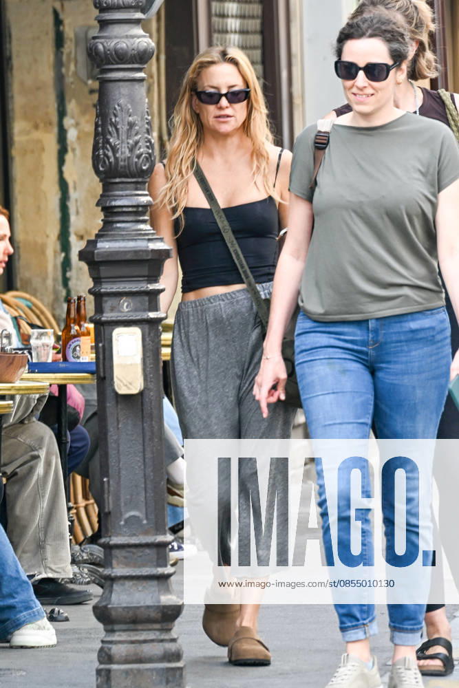 Exclusive Kate Hudson strolls around Paris, France, in a casual outfit with friends on April 28, 2026 Bestimage Exclusive Kate Hudson strolls around Paris, France, in a casual outfit with friends on April 28, 2026 Paris France
