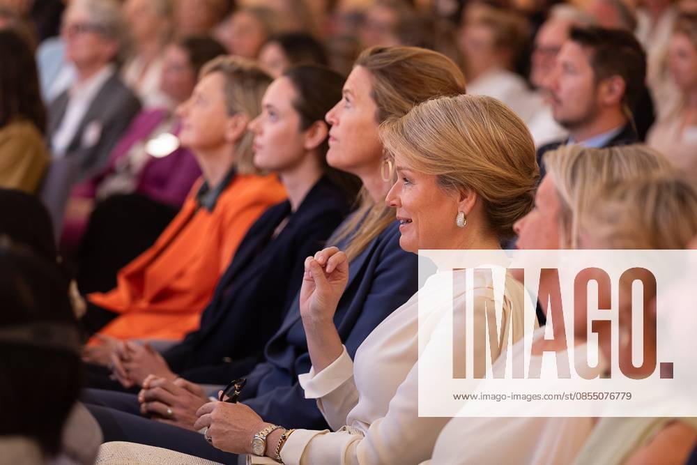 Minister of Justice Annelies Verlinden and Queen Mathilde of Belgium pictured during the 27th edition of the award ceremony of the Womed Award , for best female entrepreneur, organised by Markant and Unizo, Tuesday 28 April 2026 in Brussels. JAMESxARTHURxGEKIERE 172331935