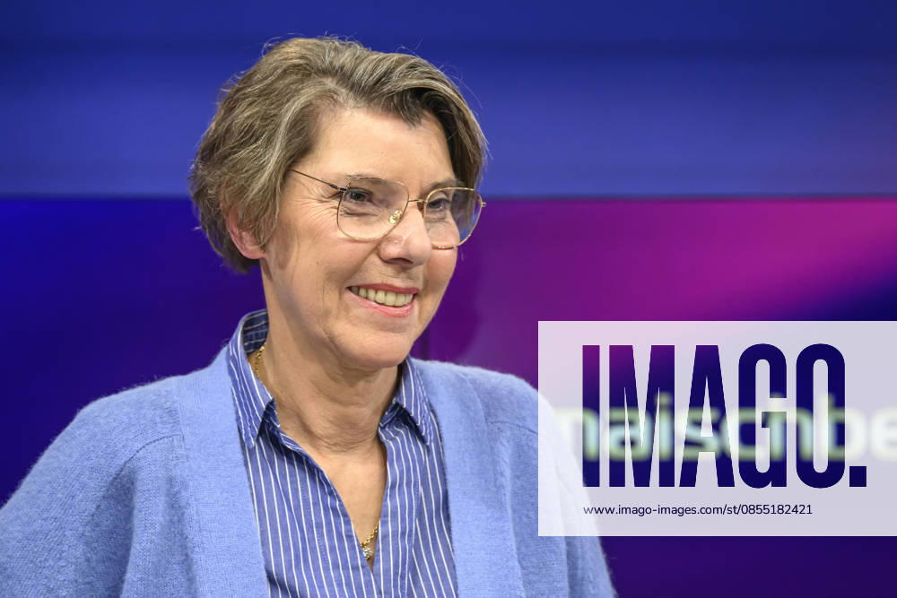 V l Bettina Böttinger presenter , GER, Berlin, Studio, as a guest on Maischberger, political talk show, TV, format, with presenter Sandra Maischberger, Das Erste, from Adlershof Am Studio 20, April 29, 2026,
