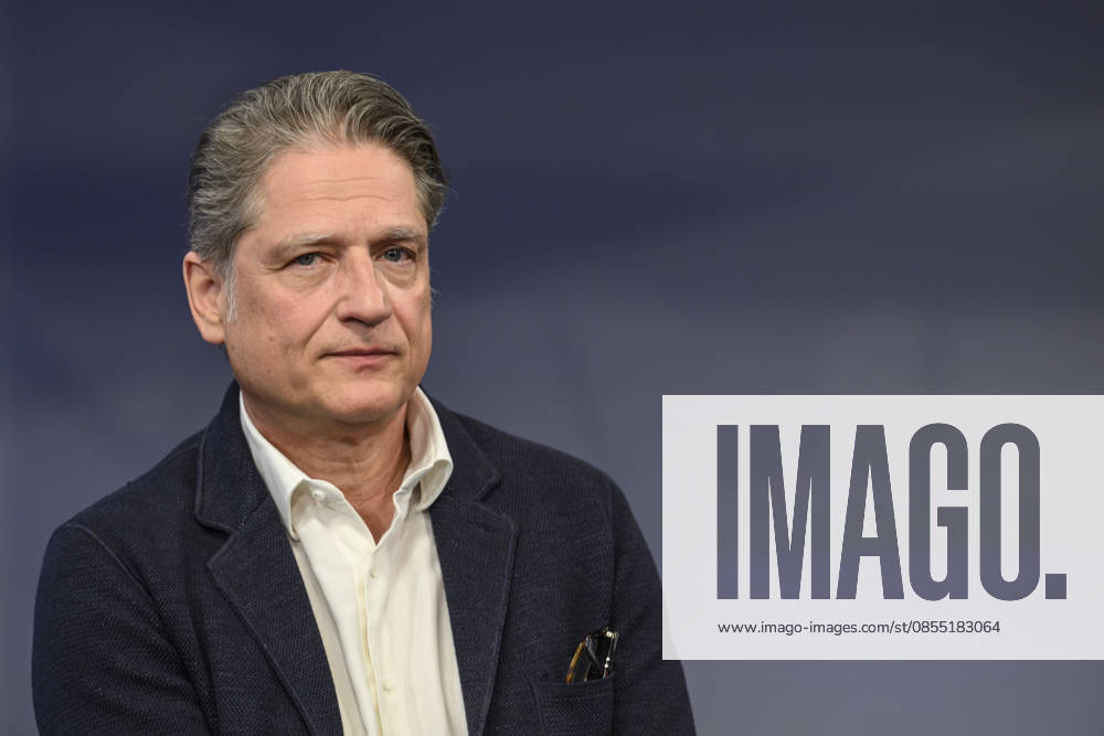 V l Jakob Augstein publisher, Der Freitag , GER, Berlin, studio, guest on Maischberger, political talk show, TV, format, with presenter Sandra Maischberger, Das Erste, from Adlershof Am Studio 20, April 29, 2026,