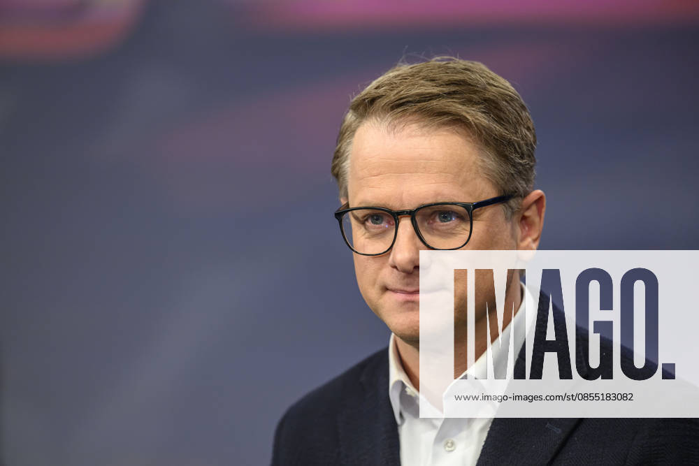 V l Carsten Linnemann, CDU Secretary General , GER, Berlin, Studio, as a guest on Maischberger, political talk show, TV, format, with presenter Sandra Maischberger, Das Erste, from Adlershof Am Studio 20, April 29, 2026,