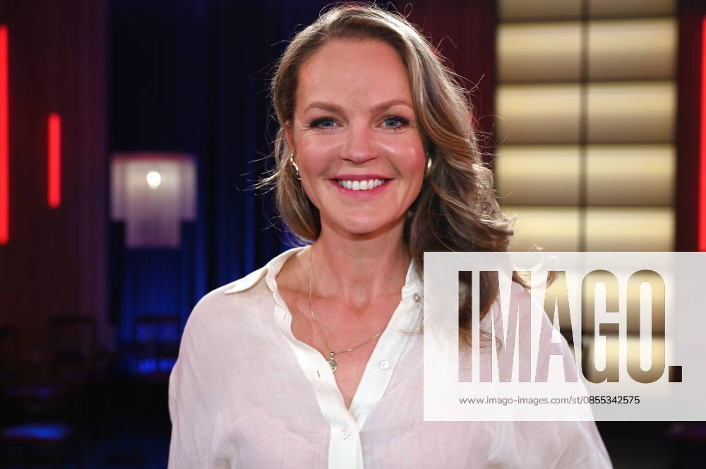 Interior designer and TV presenter Eva Brenner as a guest on the WDR talk show Kölner Treff