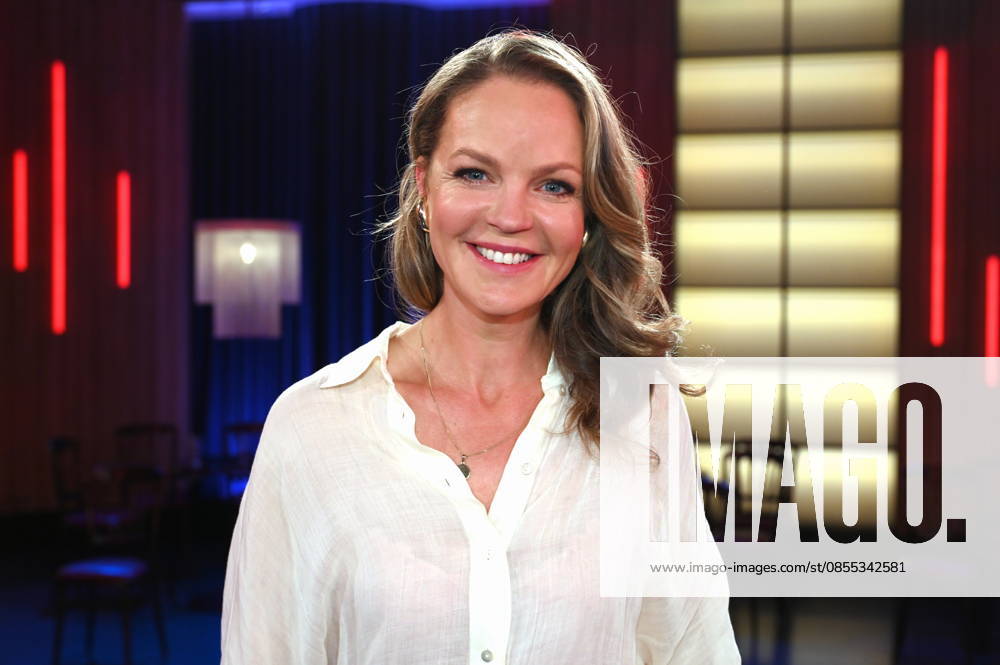 Interior designer and TV presenter Eva Brenner as a guest on the WDR talk show Kölner Treff