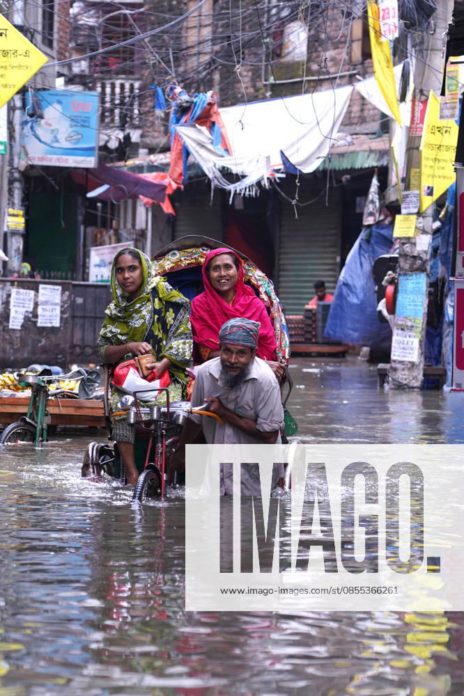 DHAKA, BANGLADESH †May 1, 2026: After several hours of continuous rainfall, many small and major roads across the capital Dhaka were submerged, with water levels ranging from knee-deep to waist-deep in some areas. People forced to leave their homes for work faced severe difficulties, disrupting normal city life. Stray dogs and other animals were also left vulnerable in the flooded conditions. In many cases, clogged manholes filled with plastic waste and debris obstructed drainage systems, leading to widespread waterlogging. Dhaka Bangladesh - ZUMAk185 20260501_zip_k185_010
