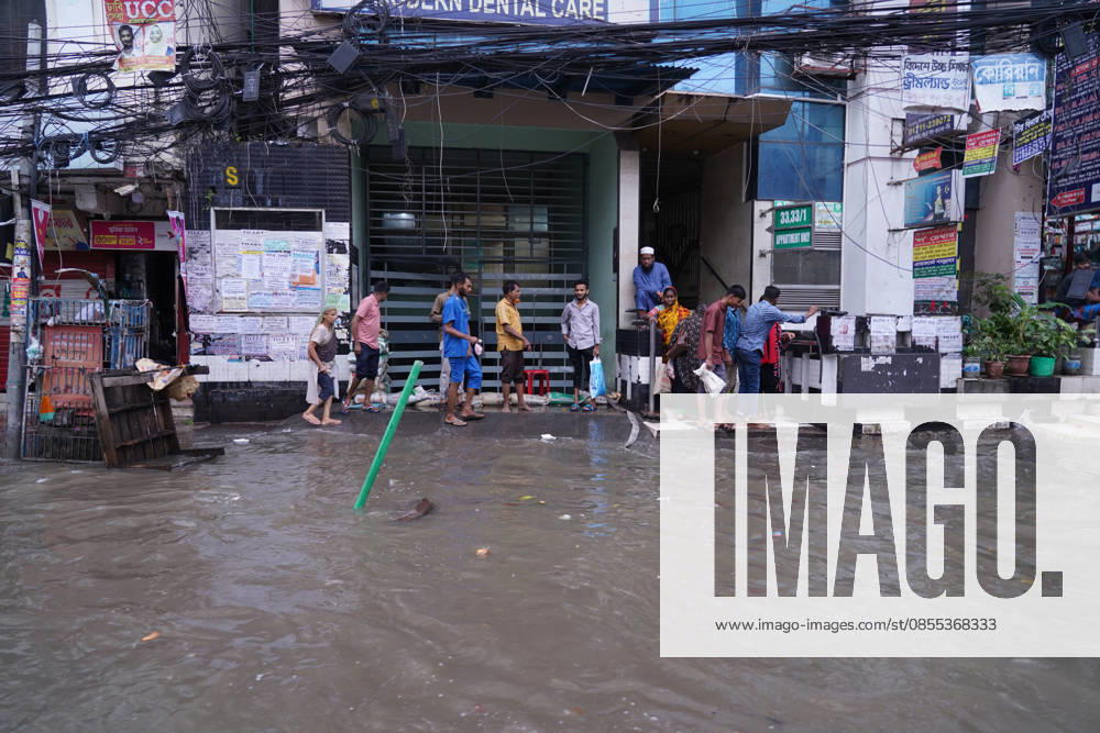 DHAKA, BANGLADESH †May 1, 2026: After several hours of continuous rainfall, many small and major roads across the capital Dhaka were submerged, with water levels ranging from knee-deep to waist-deep in some areas. People forced to leave their homes for work faced severe difficulties, disrupting normal city life. Stray dogs and other animals were also left vulnerable in the flooded conditions. In many cases, clogged manholes filled with plastic waste and debris obstructed drainage systems, leading to widespread waterlogging. Dhaka Bangladesh - ZUMAk185 20260501_zip_k185_030