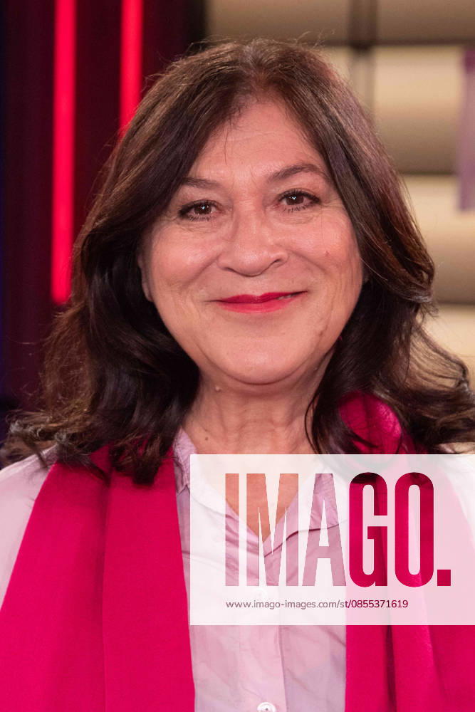 Eva MATTES, actress, portrait, portrait, single picture, cropped single motif, guest in the program ,,Koelner Treff,,, on WDR television