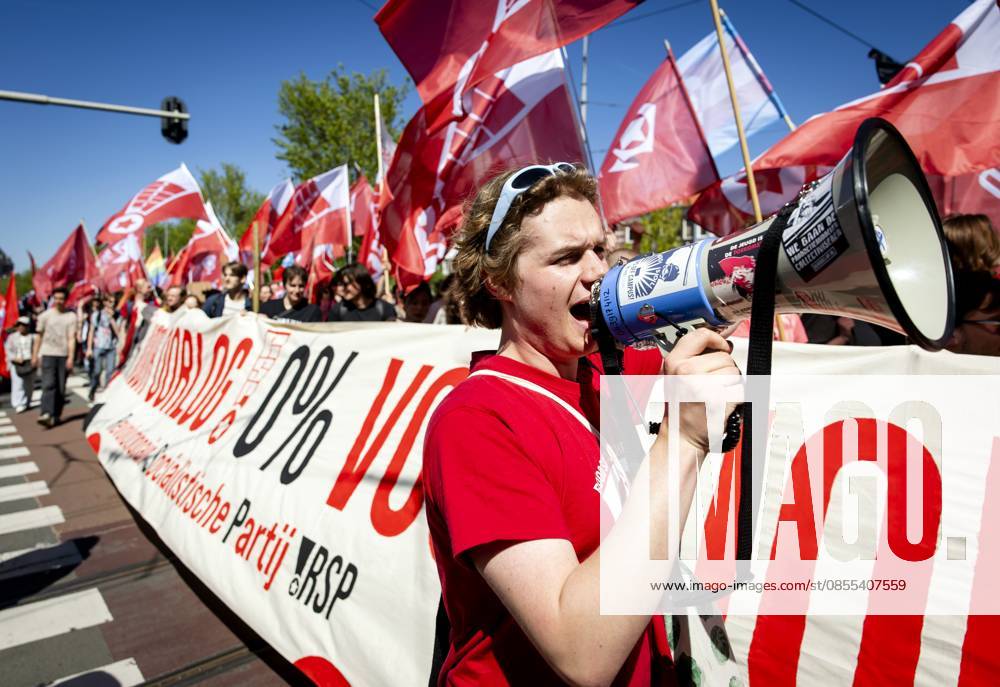 AMSTERDAM - Demonstrators during an FNV march against the coalition agreement on Labour Day. The union believes that Europe is scaling back legislation and regulations that protect workers too much. SEM VAN DER WAL ANP netherlands out - belgium out