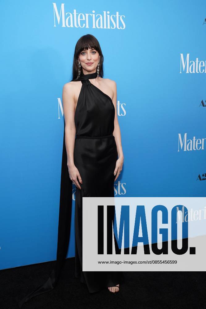 Dakota Johnson at arrivals for MATERIALISTS Premiere, DGA New York Theater, New York, NY, June 07, 2025. Photo By: Kristin Callahan Everett Collection2507E03 KH064 PUBLICATIONXNOTxINxCANxCHNxFRAxITAxJPNxNORxPOLxRUSxESPxUKxUSA