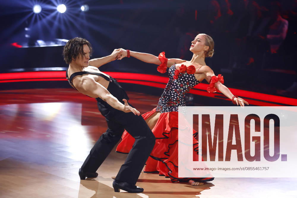Singer Anna Carina Woitschack and dancer Evgeny Vinokurov at the eighth dance show of the 19th season of the RTL dance show Lets Dance at the Coloneum Cologne, 01 05 2026 NRW Germany