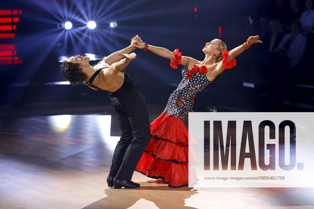 Singer Anna Carina Woitschack and dancer Evgeny Vinokurov at the eighth dance show of the 19th season of the RTL dance show Lets Dance at the Coloneum Cologne, 01 05 2026 NRW Germany