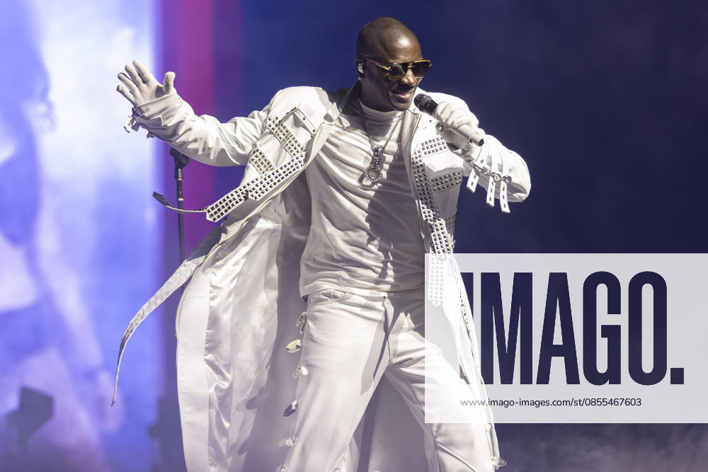Akon performs at Co-Op Live Senegalese-American singer Akon performs at Co-Op Live, Manchester, England, 1st May 2026, Credit:Mike Gray Avalon