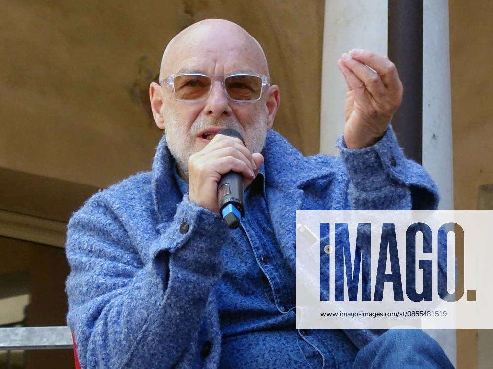 Parma, May 1, 2026. European premiere of Brian Eno s exhibition My Light Years at the Ospedale Vecchio. Pictured is the lecture Brian Eno gave at the Casa della Musica.