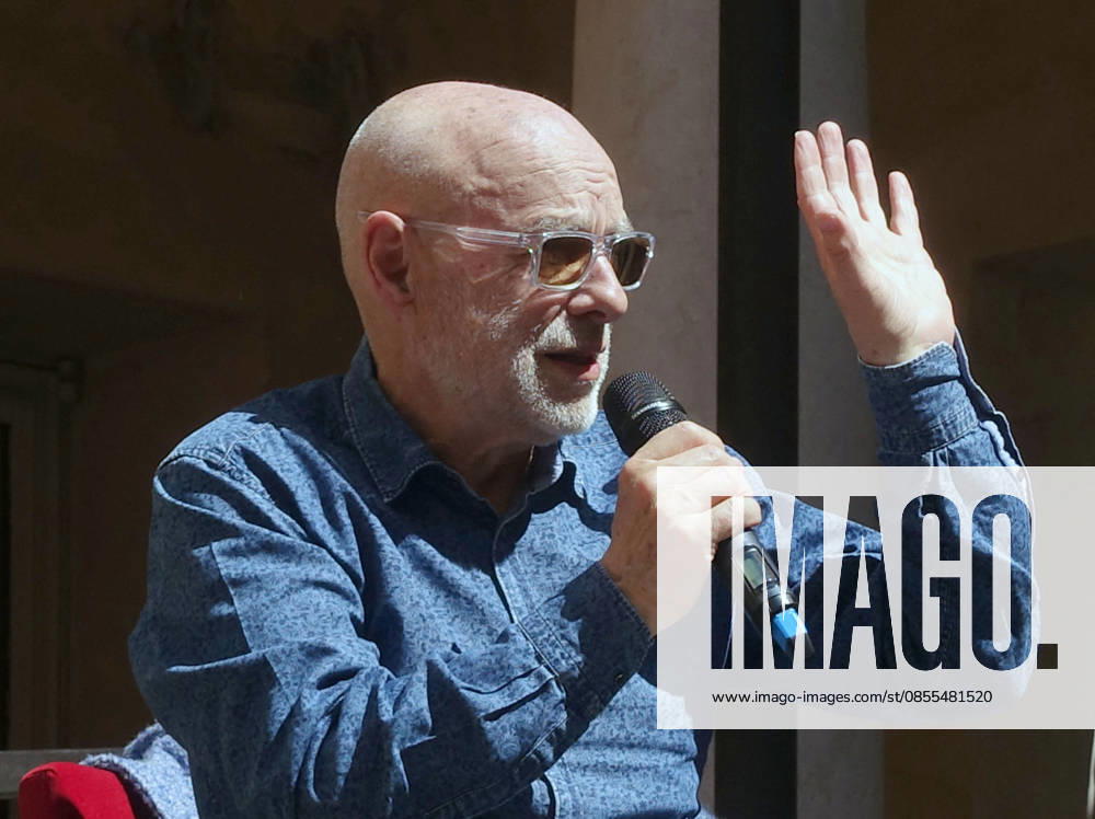 Parma, May 1, 2026. European premiere of Brian Eno s exhibition My Light Years at the Ospedale Vecchio. Pictured is the lecture Brian Eno gave at the Casa della Musica.
