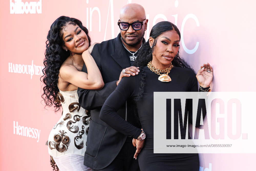 2026 Billboard Women In Music HOLLYWOOD, LOS ANGELES, CALIFORNIA, USA - APRIL 29: Teyana Taylor wearing an Ashi Studio SS26 Couture Dress and Christian Louboutin shoes, Boe Darden and Nikki Taylor arrive at the 2026 Billboard Women In Music held at the Hollywood Palladium on April 29, 2026 in Hollywood, Los Angeles, California, United States. (Photo by Xavier Collin Image Press Agency)