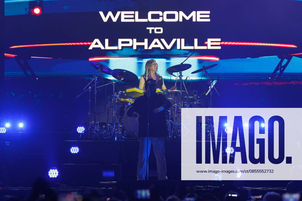 Ela, Alphaville at event EHC Happy Weekend 2026, 3 EHC Star Night on 03 05 2026 in Königsbrunn, Pharmpur Eisarena Bayern Germany