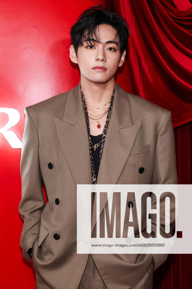 TirTir Radiate In Red Pop-Up Experience Launch LOS ANGELES, CALIFORNIA, USA - NOVEMBER 14: South Korean singer, songwriter, dancer, producer, director, and actor V (Kim Taehyung) of South Korean boy band BTS arrives at the TirTir Radiate In Red Pop-Up Experience Launch held at 8175 Melrose Avenue on November 14, 2025 in Los Angeles, California, United States. (Photo by Kay Qiao Image Press Agency)