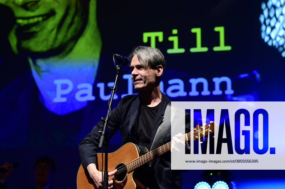 Till Paulmann live at a concert The Next Spring Tour by Frank Schöbel at the Gerhart Hauptmann Theater Görlitz