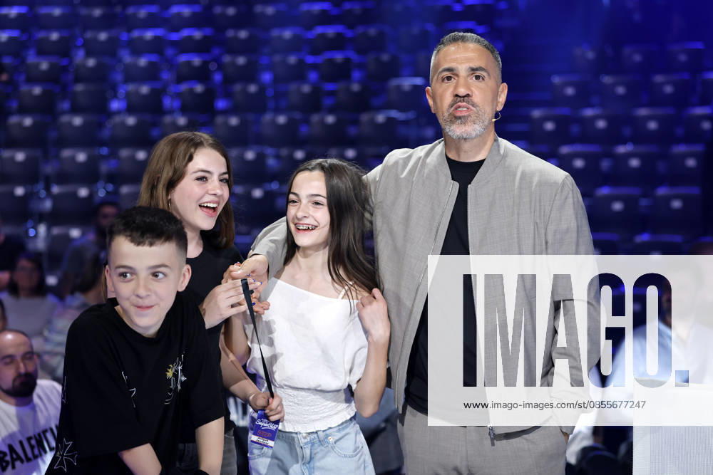 Rapper and juror Bushido Anis Ferchichi with his children at the second of three live shows of the 22nd season of the German singing casting show Deutschland sucht den Superstar DSDS at the MMC Studios Cologne, 02 05 2026 NRW Germany