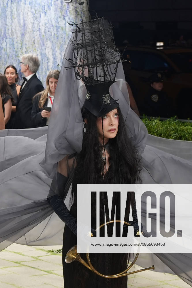American singer Madonna poses on the white carpet at the Met Gala in New York, United States, 04 May 2026. The White Carpet at the 2026 Met Gala !ACHTUNG: NUR REDAKTIONELLE NUTZUNG!