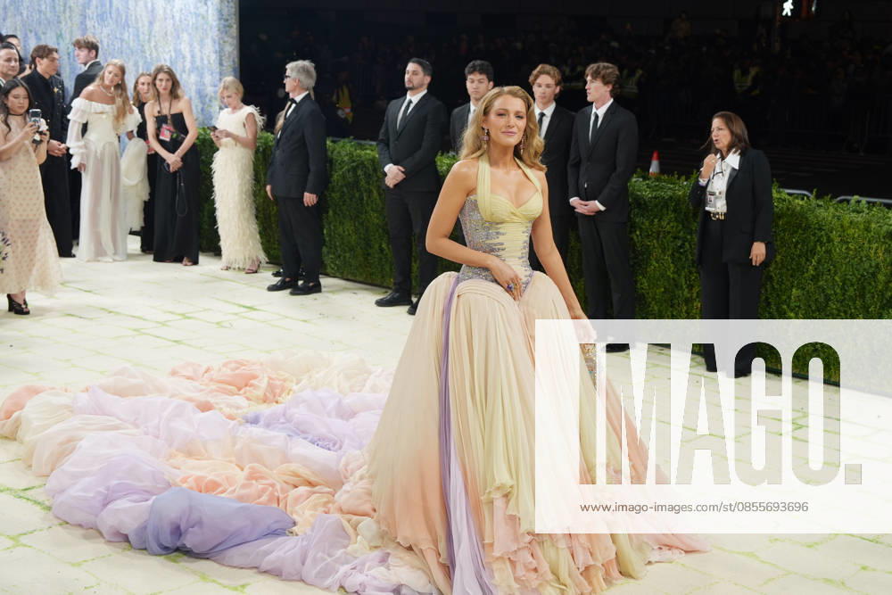American actress and model Blake Lively poses on the white carpet at the Met Gala in New York, United States, 04 May 2026. The White Carpet at the 2026 Met Gala !ACHTUNG: NUR REDAKTIONELLE NUTZUNG!
