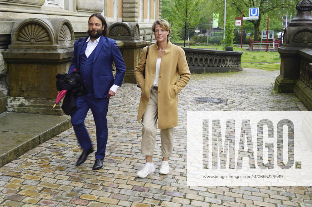 CNTV BLOCK Christina Block entrepreneur with her defense lawyer Ingo Bott on 05 05 2026 in Hamburg The defendants and defense lawyers arrive as usual on foot on the street for the 49th day of the trial for alleged child abduction in the Hamburg Criminal Court criminal justice building abduction case of the Block children Hamburg Germany