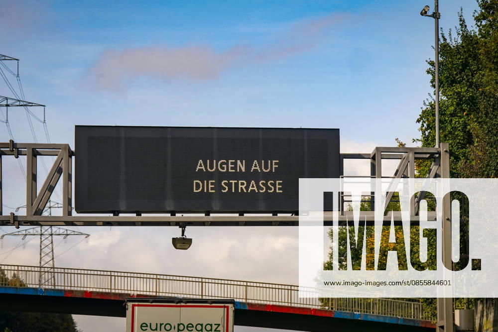 Germany, Europe, freeway, road safety, road traffic, LED display board, traffic guidance system, warning sign, eyes on the road, distracted driving, smartphone at the wheel, traffic control, prevention campaign, road safety education, mobility, infrastructure, travel,