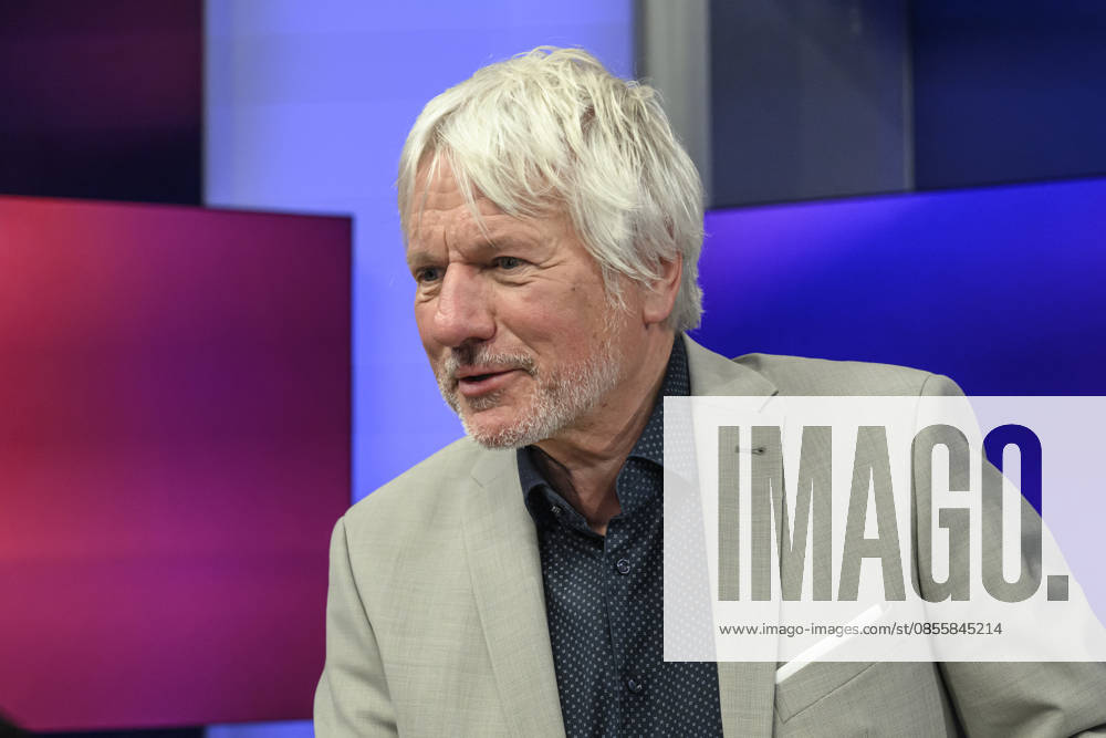 V l , GER, Berlin, Studio, guest on Maischberger, political talk show, TV, format, with presenter Sandra Maischberger, Das Erste, from Adlershof Am Studio 20, 06 May 2026,