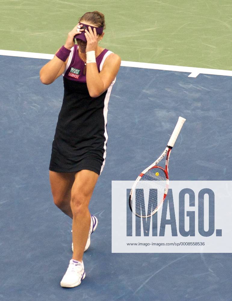 Samantha Stosur of Australia celebrates, USA, to win the women s champion title at the U.S. Open held at the National Tennis Center on August 31, 2011 in New York. NYP2011091132