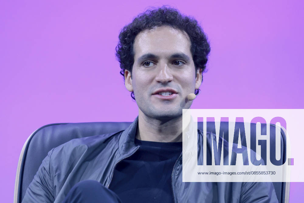 ABB OMR Will Ahmed entrepreneur on stage as guest at the digital trade fair OMR in the exhibition halls on 06 05 2026 of Hamburg Messe Berlin Germany