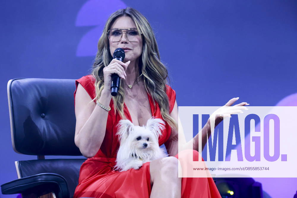 ABB OMR Heidi Klum model red dress glasses dog Fritz on stage as guest at the digital fair OMR in the exhibition halls on 06 05 2026 of Hamburg Messe Berlin Germany