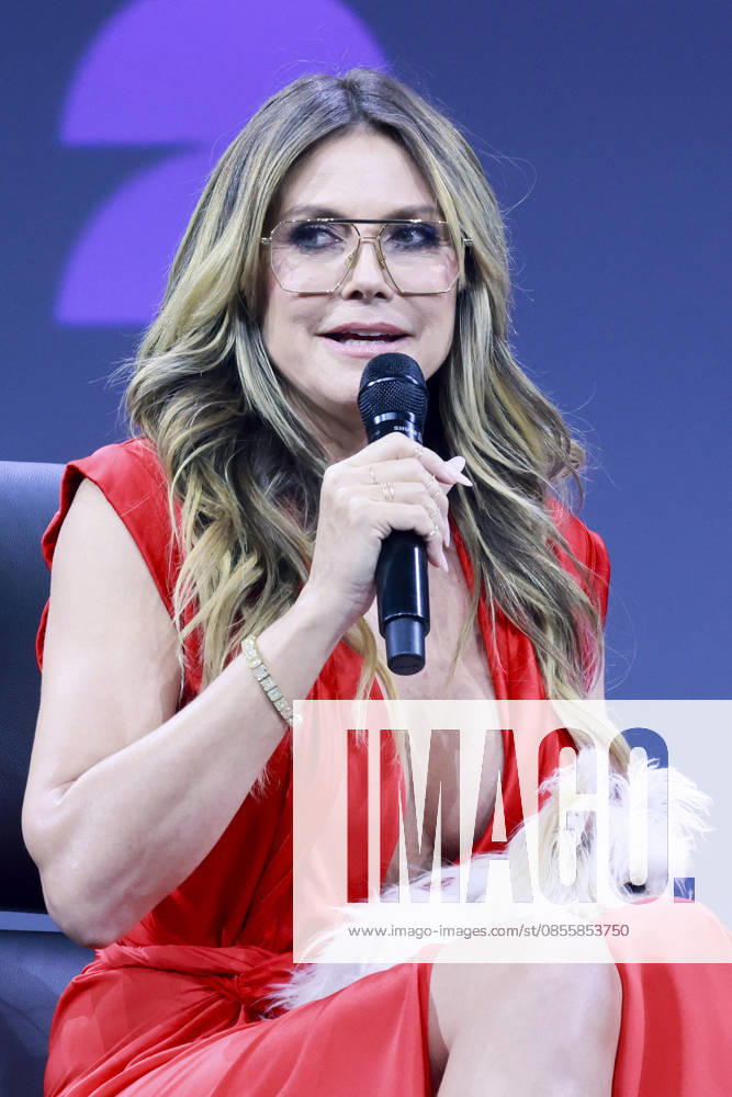 ABB OMR Heidi Klum model red dress glasses dog Fritz on stage as guest at the digital fair OMR in the exhibition halls on 06 05 2026 of Hamburg Messe Berlin Germany